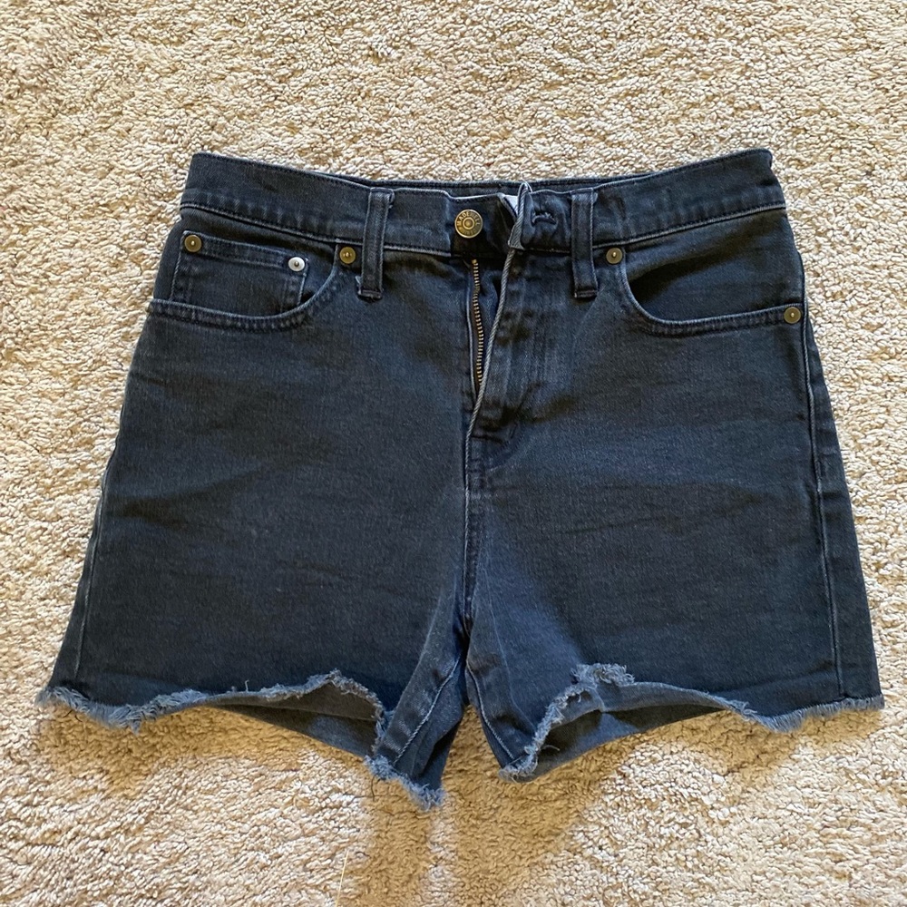 Madewell women’s size 26 black high rise denim shorts